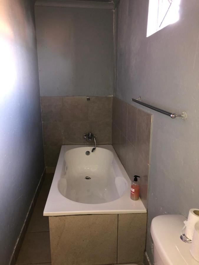 Fgm Guesthouse 2 อัลเบอร์ตัน ภายนอก รูปภาพ